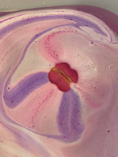 Inspiration Soap Co. - Zip Your Lips Bath Bomb