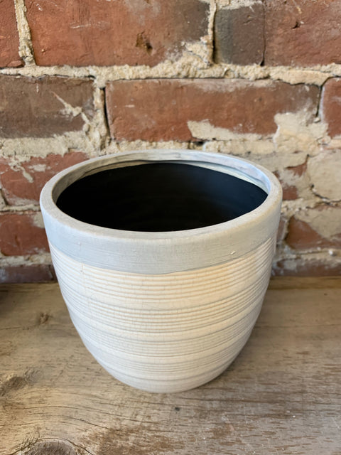 Ceramic pot